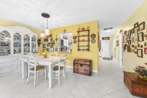 14 Dining room 01 - Lake Worth Homes - Lake Worth Homes