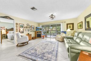 16 Living room 02 - Lake Worth Homes - Lake Worth Homes