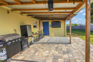 26 Patio 01 - Lake Worth Homes - Lake Worth Homes