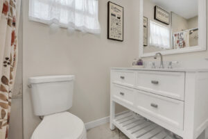 22 Bathroom 01 - Lake Worth Homes - Lake Worth Homes