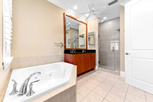 30 Bathroom 02 - Lake Worth Homes - Lake Worth Homes