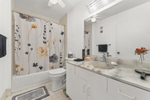22 Bathroom 01 - Lake Worth Homes - Lake Worth Homes