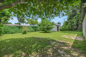 22 Backyard 03 - Lake Worth Homes - Lake Worth Homes