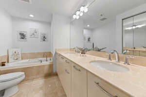 25 Bathroom 02 - Lake Worth Homes - Lake Worth Homes