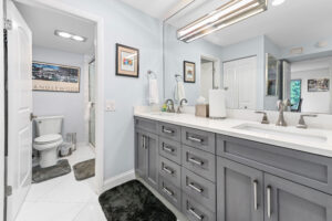 09 Bathroom 02 - Lake Worth Homes - Lake Worth Homes