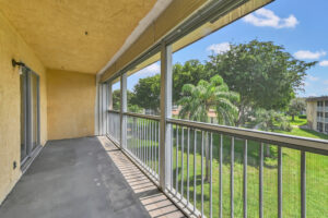21 Balcony 01 - Lake Worth Homes - Lake Worth Homes