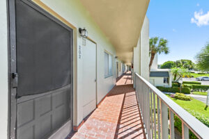 03 Entry 01 - Lake Worth Homes - Lake Worth Homes