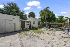 32 Rear 01 - Lake Worth Homes - Lake Worth Homes