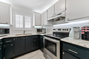 07 Kitchen 03 - Lake Worth Homes - Lake Worth Homes