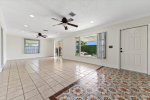 08 entry 02 - Lake Worth Homes - Lake Worth Homes
