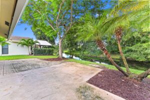 27 Patio 03 - Lake Worth Homes - Lake Worth Homes