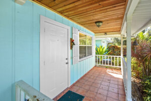 04 entry 01 - Lake Worth Homes - Lake Worth Homes