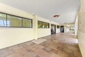 04 entry 02 - Lake Worth Homes - Lake Worth Homes