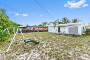 21 Backyard 03 - Lake Worth Homes - Lake Worth Homes