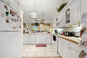 10 kitchen 01 - Lake Worth Homes - Lake Worth Homes