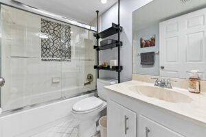 15 bathroom 01 - Lake Worth Homes - Lake Worth Homes