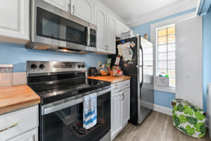 06 Kitchen 02 - Lake Worth Homes - Lake Worth Homes